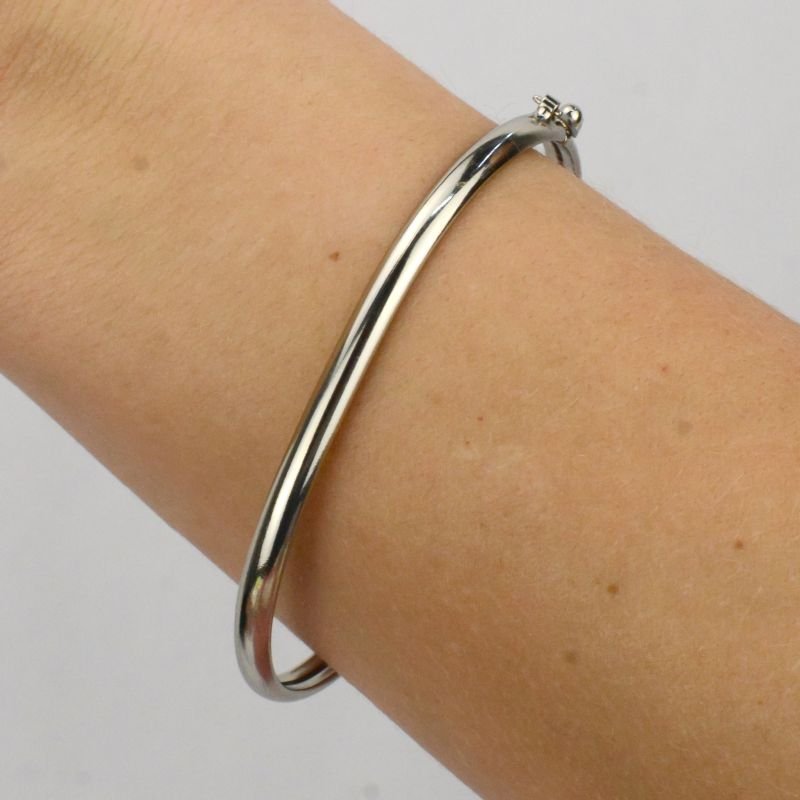 Bracelete Liso Oval com Fecho de Segurança Banho de Ródio Branco