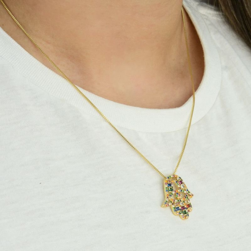 Colar Pingente Mão Hamsa Zircônias Coloridas