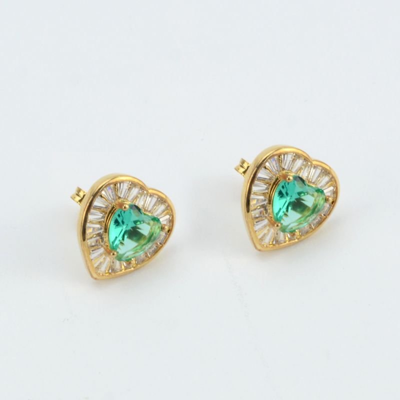 Conjunto de Colar e Brincos Coração com Pedra Verde e Zircônias Navetes